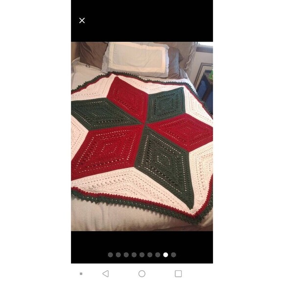 Christmas Geometric Flower Crocheted Forest Green Cranberry White Throw/Blanket - Picture 4 of 7